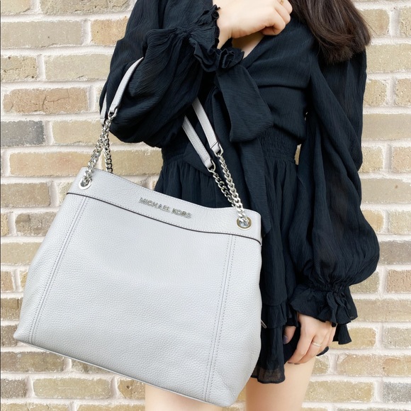 SALE‼️‼️ 💕Michael kors Chain tote gray + wallet - Picture 5 of 7